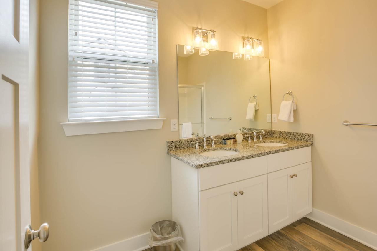 513 The First Colonial House - thumb 7