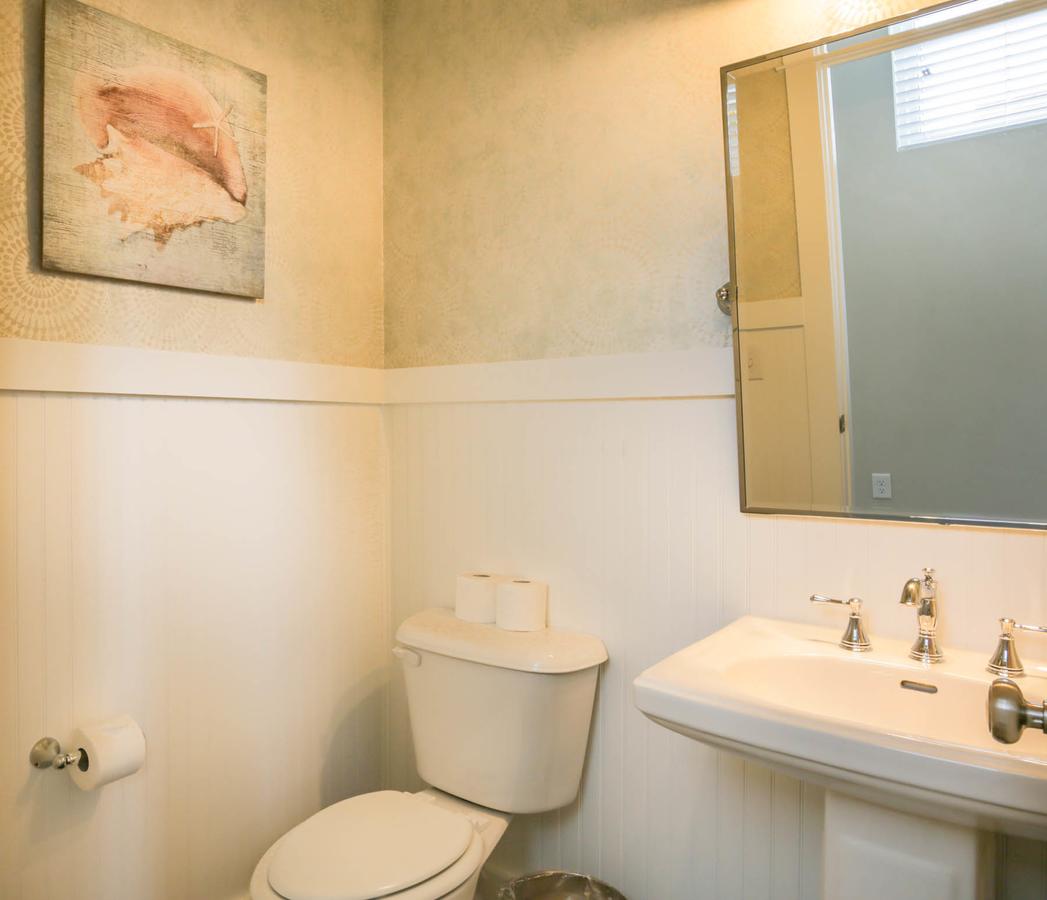 513 The First Colonial House - thumb 16