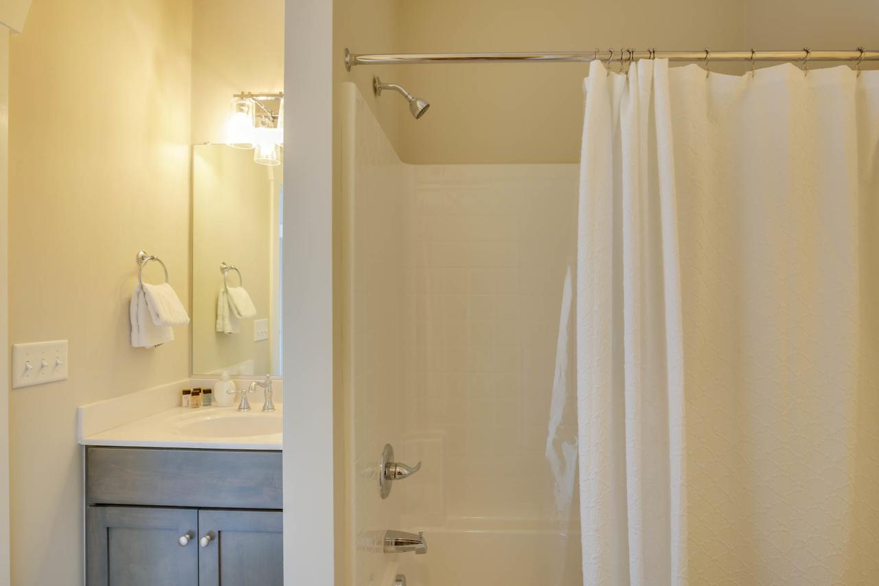 513 The First Colonial House - thumb 31