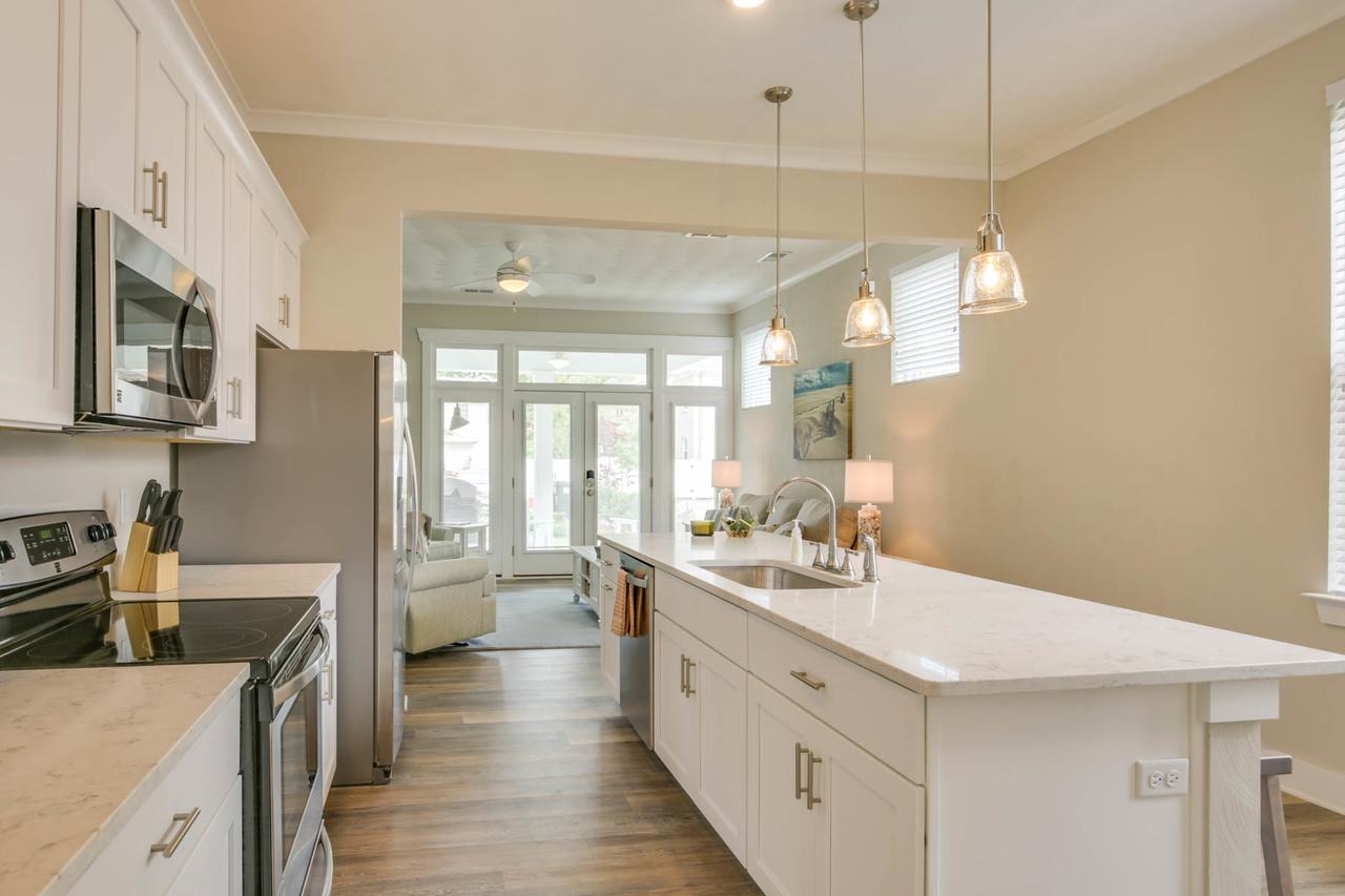 513 The First Colonial House - thumb 17