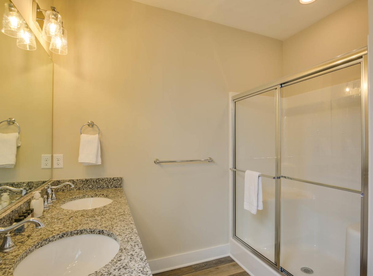 513 The First Colonial House - thumb 21