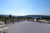A-Seattle Urban Village- Lopez- Roof top view deck Accommodation Ohio
