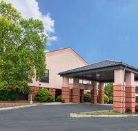 Quality Suites Martinsburg - Accommodation Ohio