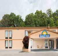 Days Inn by Wyndham Mount Hope - Accommodation Ohio
