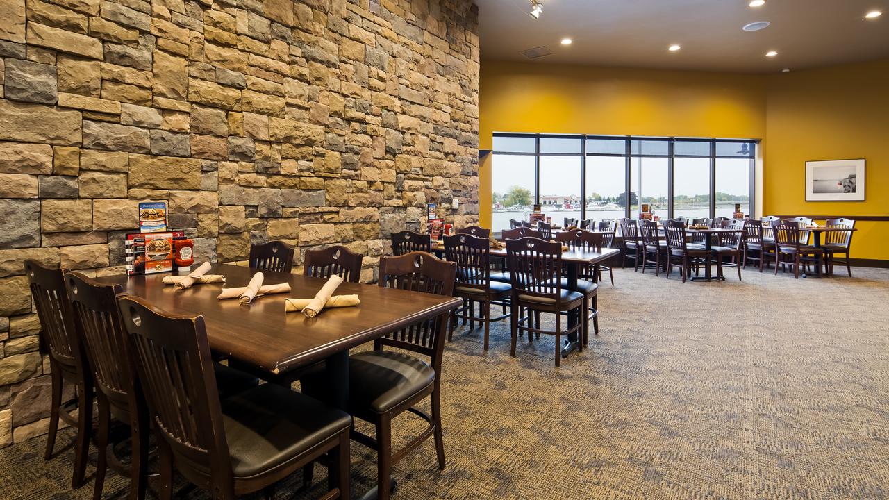 Best Western Premier Waterfront Hotel & Convention Center - thumb 4