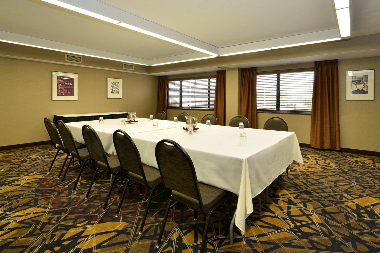 Best Western Premier Waterfront Hotel & Convention Center - thumb 35