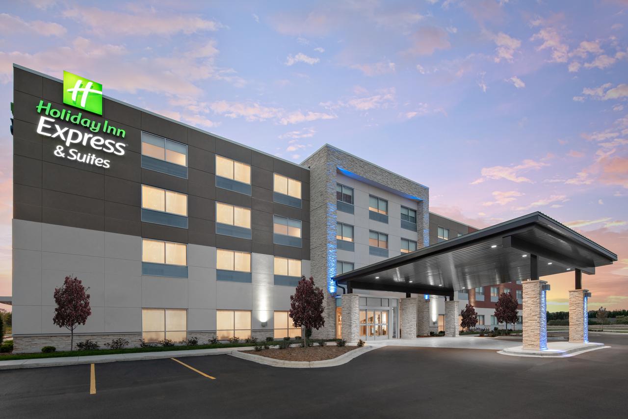 Holiday Inn Express & Suites - Elkhorn - Lake Geneva Area - thumb 1