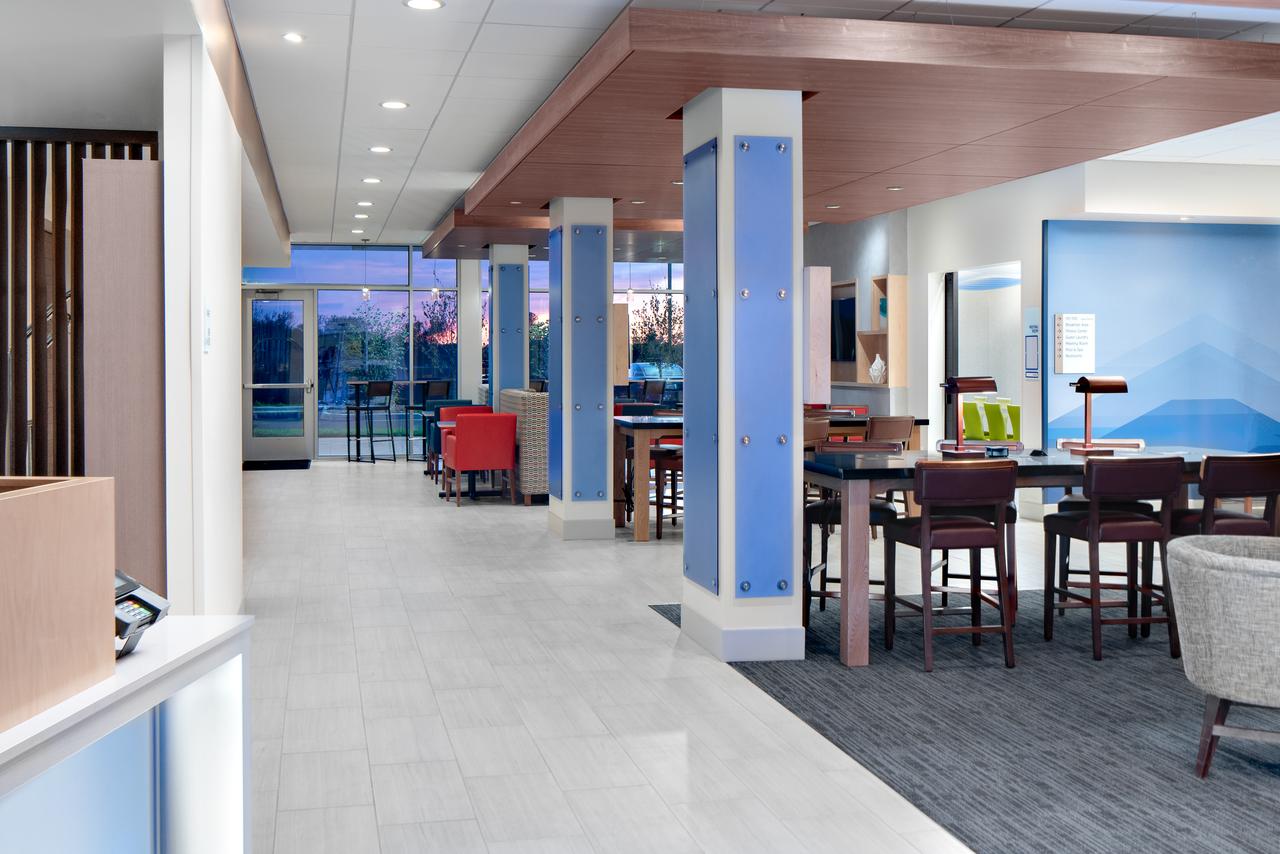 Holiday Inn Express & Suites - Elkhorn - Lake Geneva Area - thumb 12