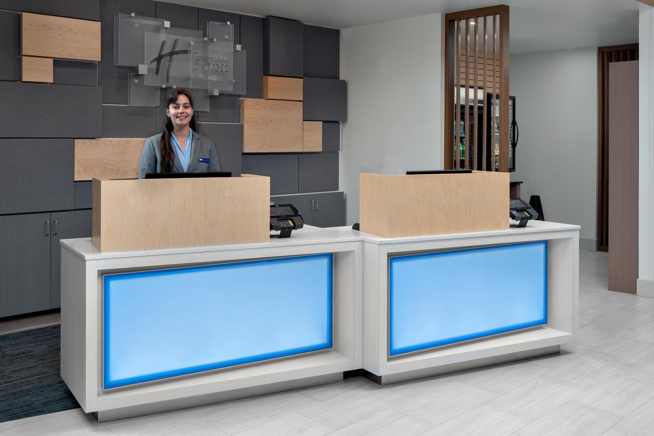 Holiday Inn Express & Suites - Elkhorn - Lake Geneva Area - thumb 16