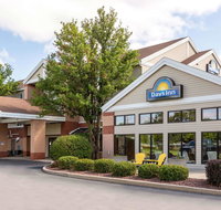 Days Inn  Suites by Wyndham Madison - Accommodation Ohio