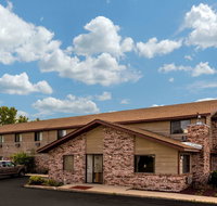 Super 8 by Wyndham Hartford WI - Accommodation Ohio