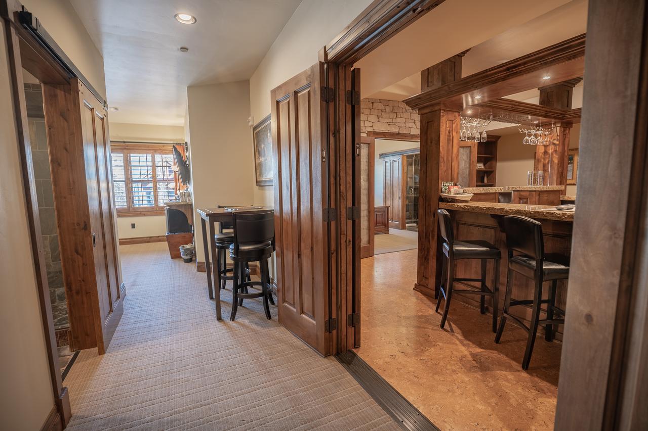 The White Buffalo Club - thumb 9