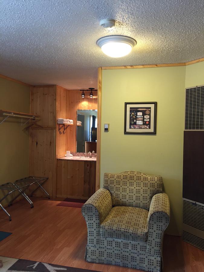 Z Bar Motel - thumb 31