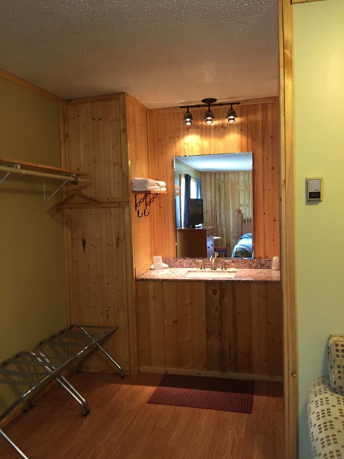 Z Bar Motel - thumb 29