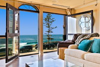 101 - La Jolla Village Oceanfront Three-Bedroom Holiday Home Accommodation Ohio