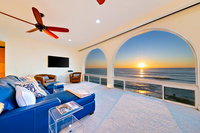 201E - Beach Views Accommodation Ohio