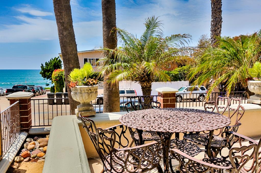 232 - Spanish Palms Three-Bedroom Holiday Home - thumb 0