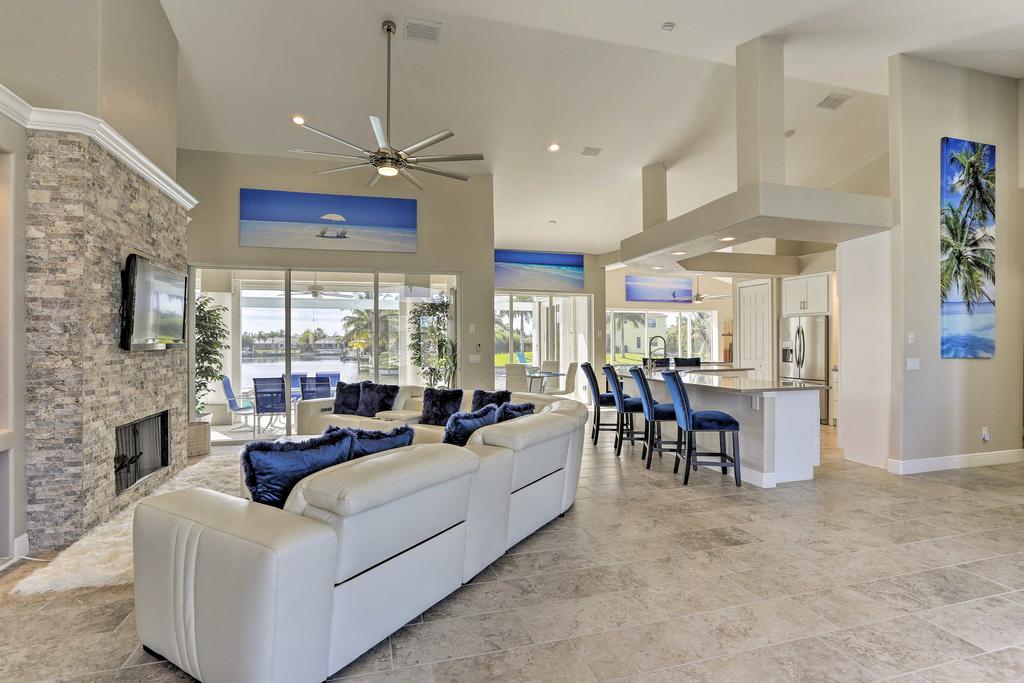 'Bikinis & Martinis' - Canalfront Cape Coral Home! - thumb 1