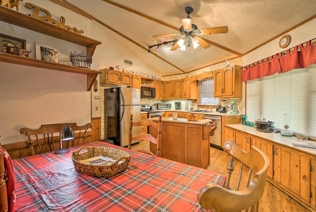 'Cabin On The Rock' Sky Valley Resort Home By Golf - thumb 3