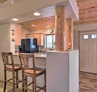 'Parker's Pride' Overgaard Cabin with BBQ Patio - Accommodation Ohio