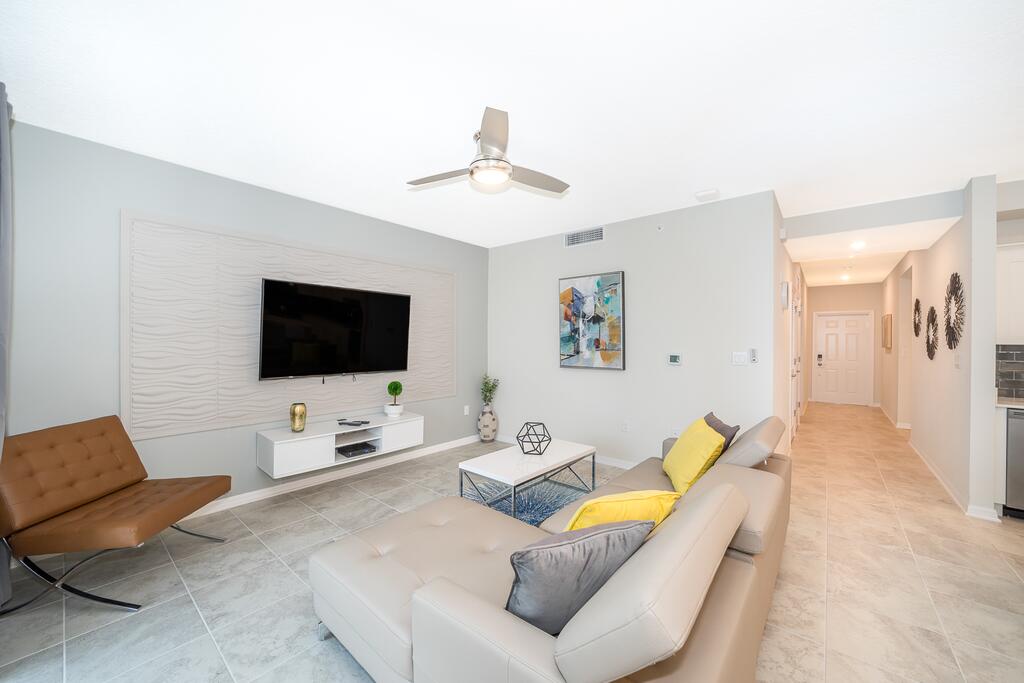 (FM207) Storey Lake Condo 2/2, Free Waterpark - thumb 0