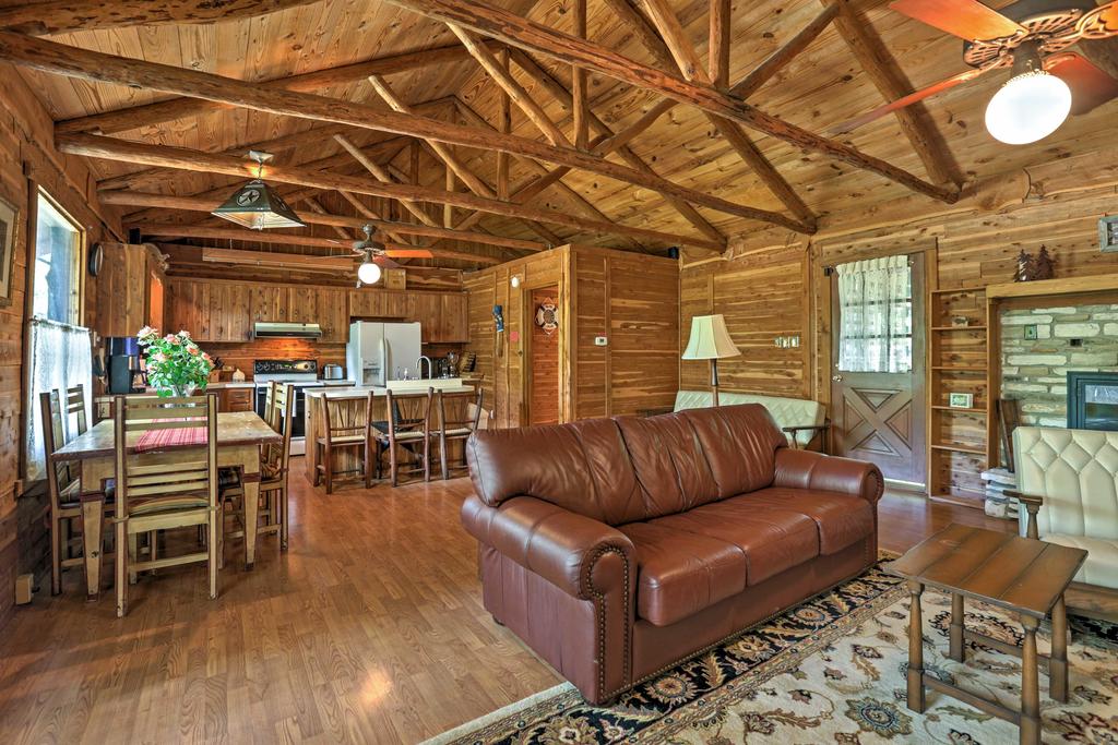 2 Canyon Lake Cabins - 3BR Total - On 2.7 Acres! - thumb 2