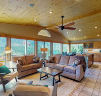 4 Bed 3 Bath Vacation home in Manson - Accommodation Ohio