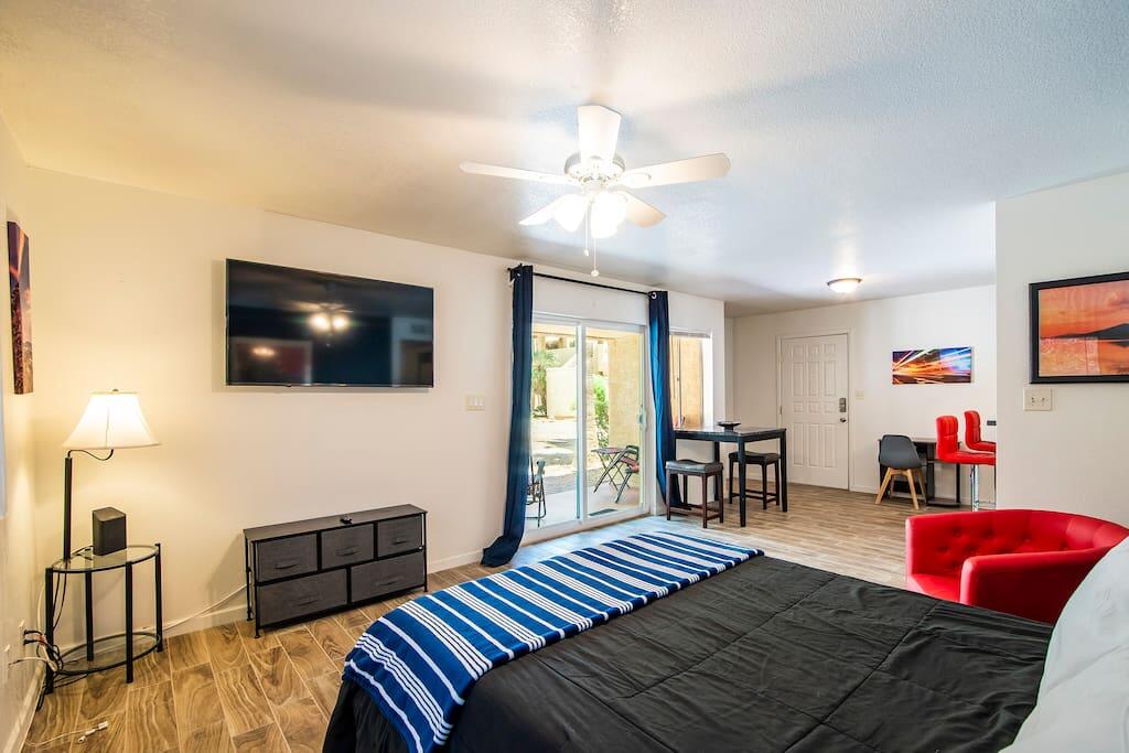 41A Modern Large Studio Condo W Heated Pool - thumb 2