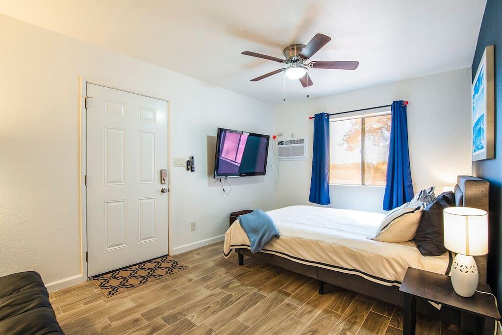 44B CASA GRANDE Modern 1bd 1ba Condo Heated Pool - thumb 3