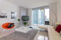 5-Star LuxCozy City Views - Sleeps 4 - Brickell Accommodation Ohio