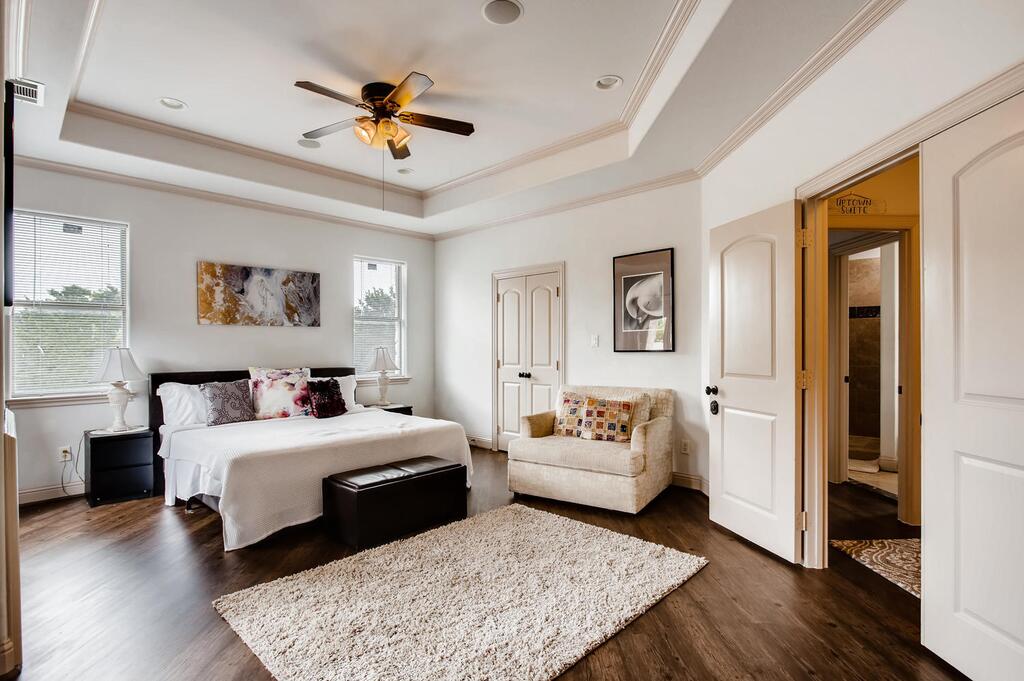 8 Bed Minutes To DT And Greenville! Discount For Long Term Stays - thumb 3