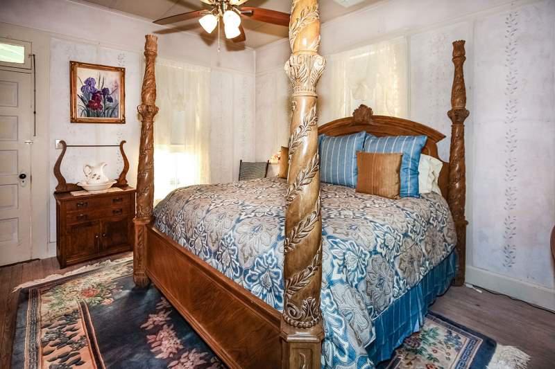 Agarita Haus &Amp; Outback Home - thumb 2