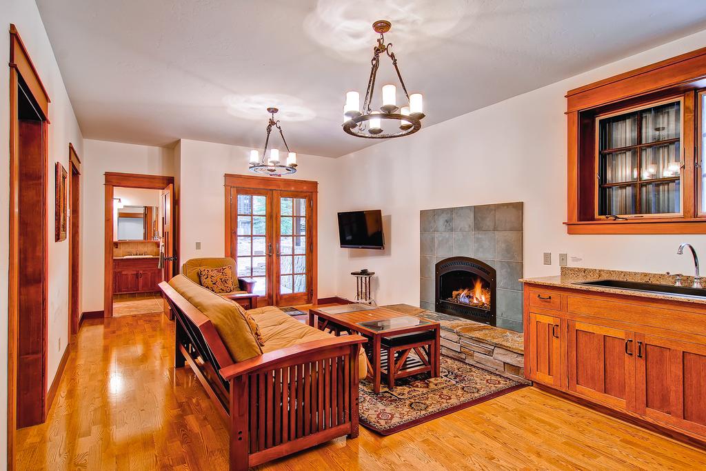 Ahwahnichi Lodge - 3BR/2.5BA - thumb 1