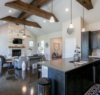 Alder Farmhouse - Fire Pit - Pavilion - Ample Wildlife - Accommodation Ohio