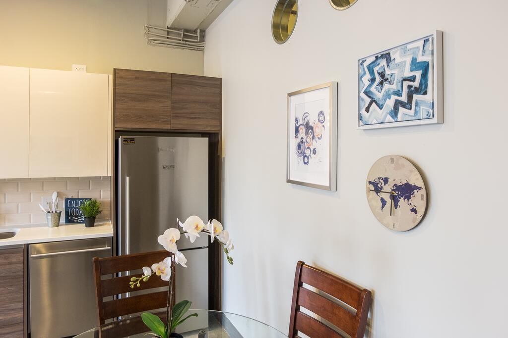 Apts In Downtown Walk To Convention Ctr By Frontdesk - thumb 1