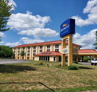 Baymont by Wyndham Canton - Accommodation Ohio