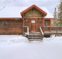 Beautiful 4 bedroom, 3 bath home on Haley Pond by Morton & Furbish - Accommodation Ohio