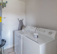 Beautiful 4BR Home with Back Yard by WanderJaunt - Accommodation Ohio