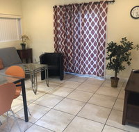 Beautiful New Home in Burbank 1bd - Accommodation Ohio