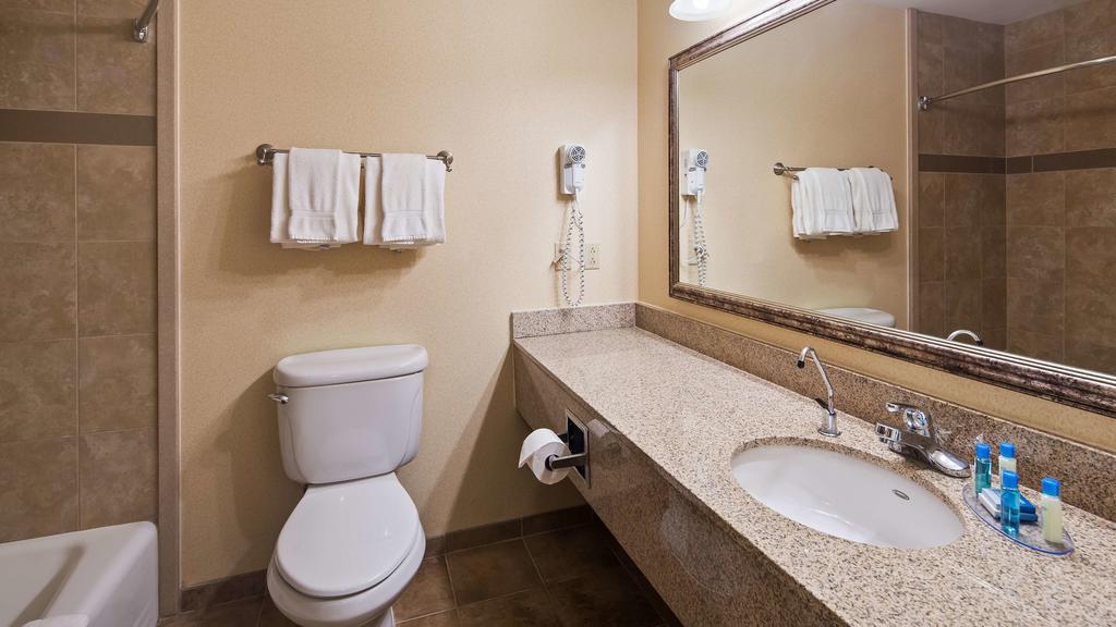 Best Western Plus North Canton Inn & Suites - thumb 3