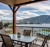 Bright Manson Condo with Pool and Lake Chelan Views! - Accommodation Ohio