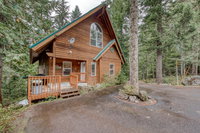 Brooke and Dan's Retreat -3 bedroom home plus a 2 bedroom apartment Accommodation Ohio