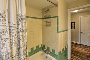 Brownstone Cincinnati Apt - 10 Mi To Downtown