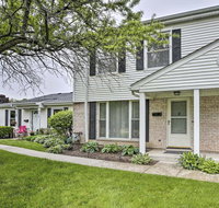 Busse Woods Townhome Retreat in Elk Grove Village - Accommodation Ohio