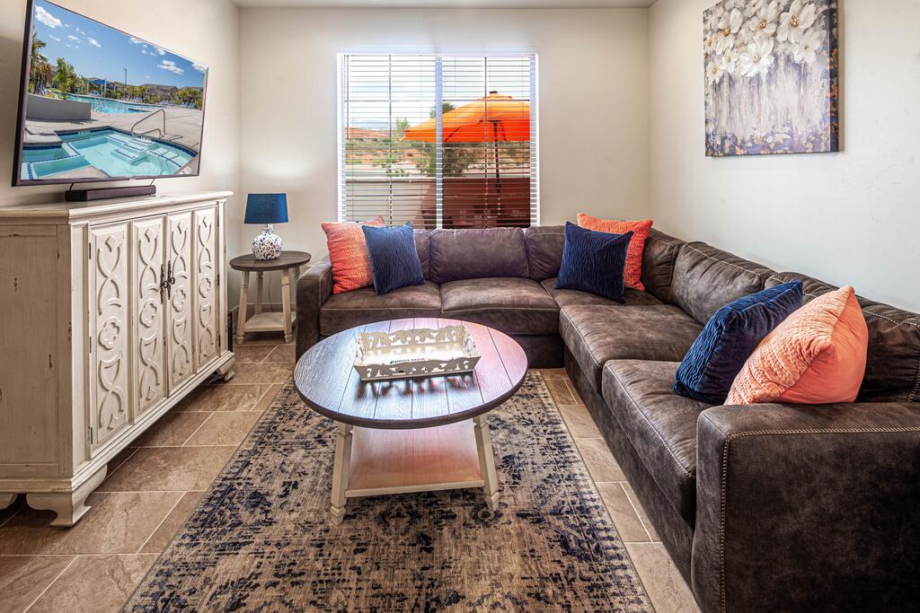 Casitas 1917 Cylinder Fire Pit, Sleeps 12, Pool Access, X-BOX 360 Over 30 Games - thumb 0