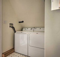 Catalina Island Home: Walk to Main St. Beach! - Accommodation Ohio