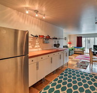 Central Anchorage Condo, Walk to Town and Coast! - Accommodation Ohio