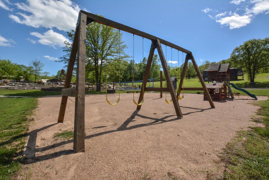 Chalets Resort Luxury Lakefront Villa Family Friendly 2 Pools Free Amenities - thumb 1