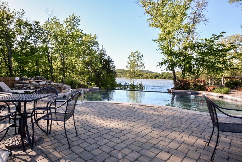 Chalets Resort Luxury Lakefront Villa Family Friendly 2 Pools Free Amenities - thumb 1