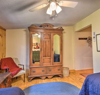 Charming Cottage w/ Deck - 1.5 Mi to Downtown - Accommodation Ohio